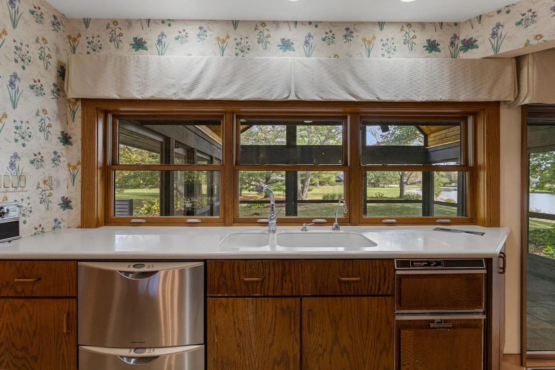 Photo of 4002 Lakepoint Road