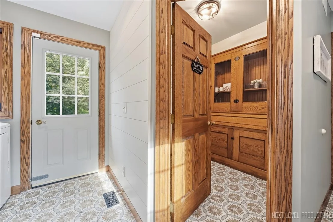 Photo of 3663 Wolf Road