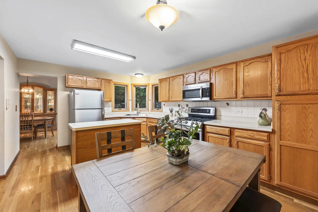 Photo of 1155 Charter Oaks Drive