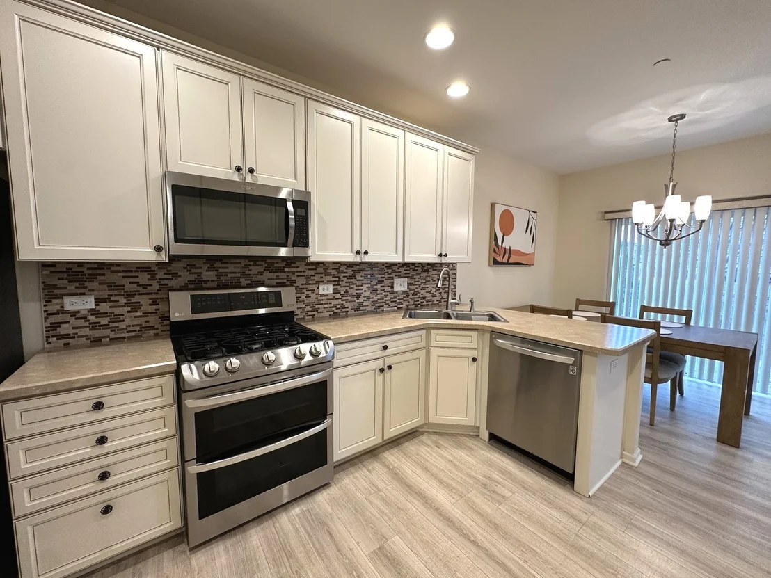 Photo of 5102 Monroe Street