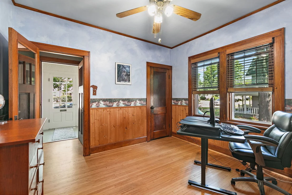 Photo of 909 Augusta Avenue