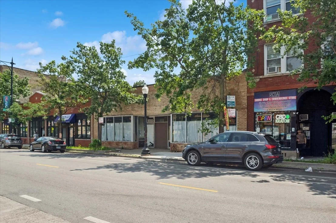 Photo of 1449 W Devon Avenue