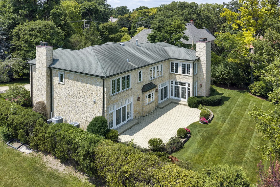 Photo of 621 Sheridan Road