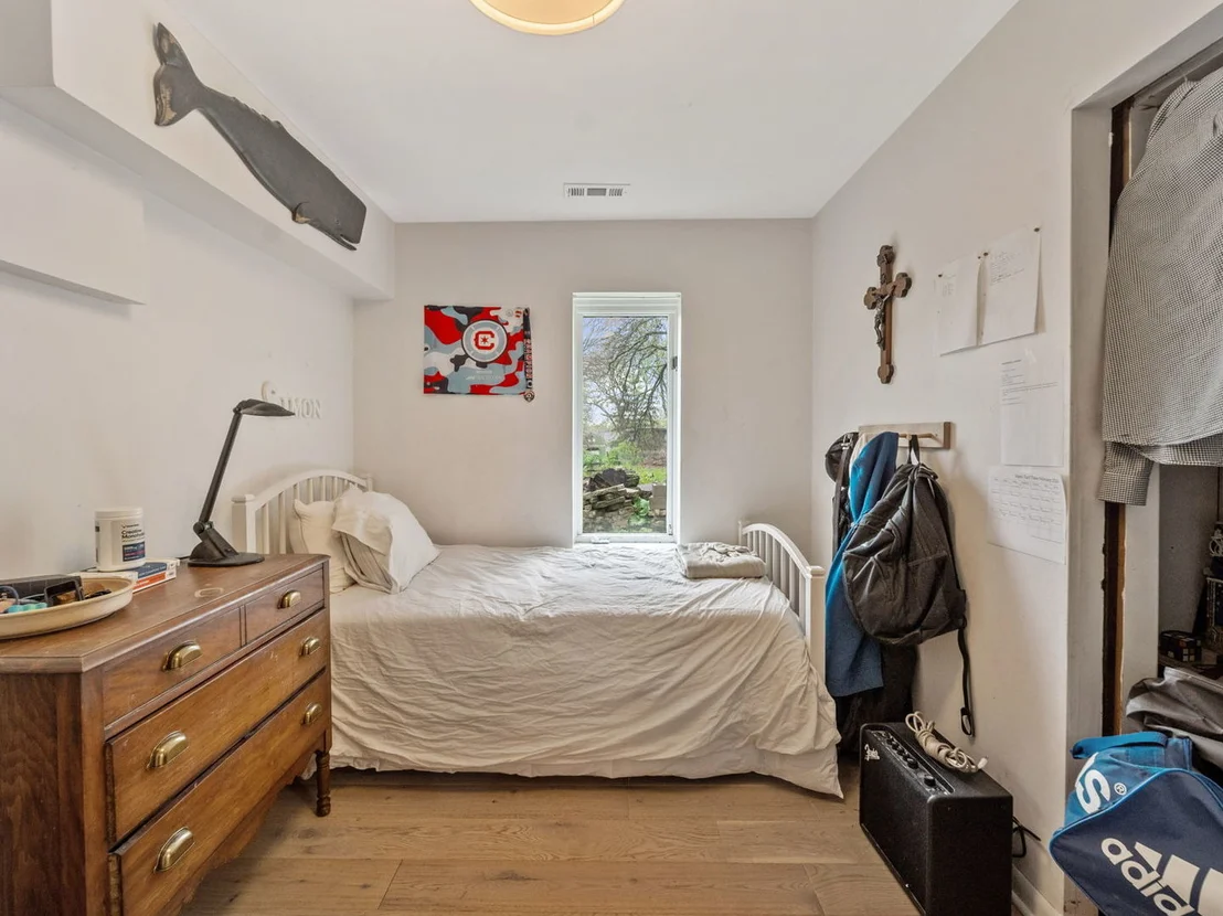 Photo of 1S655 Taylor Road