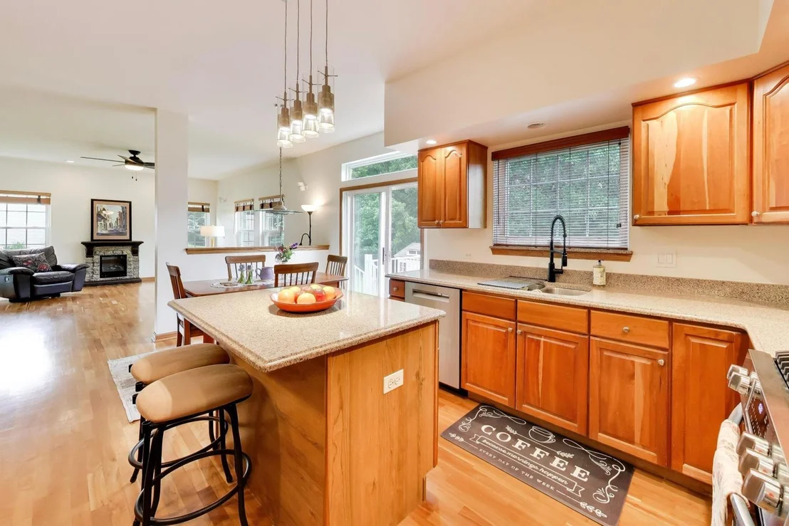Photo of 435 Oak Grove Circle