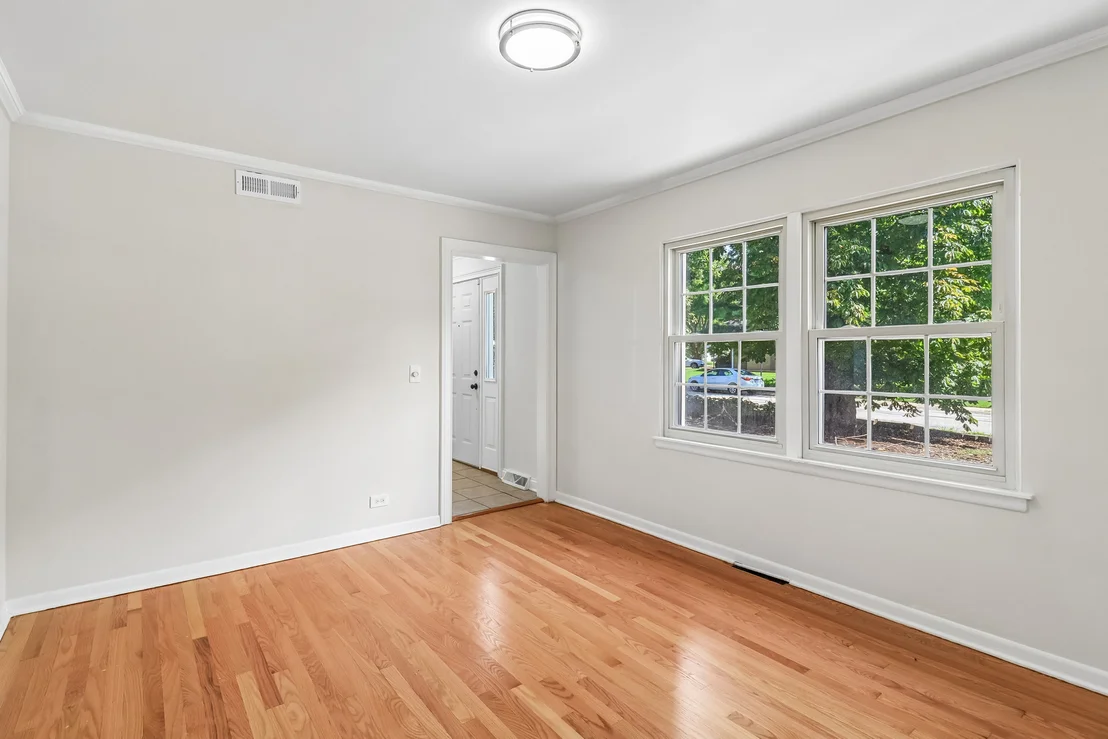 Photo of 1053 Laurel Lane