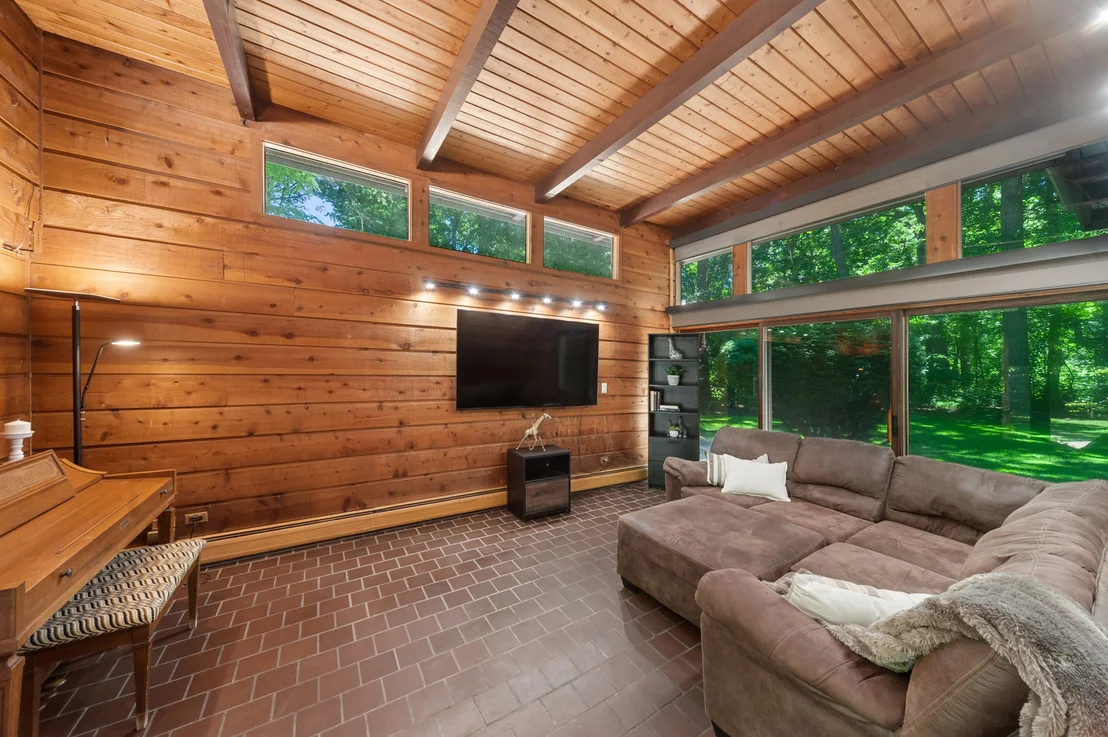 Photo of 3033 Blackthorn Road