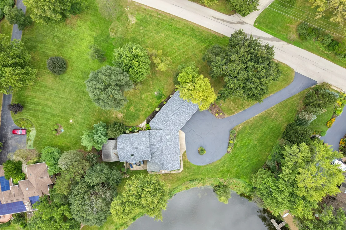 Photo of 498 Lakepoint Drive
