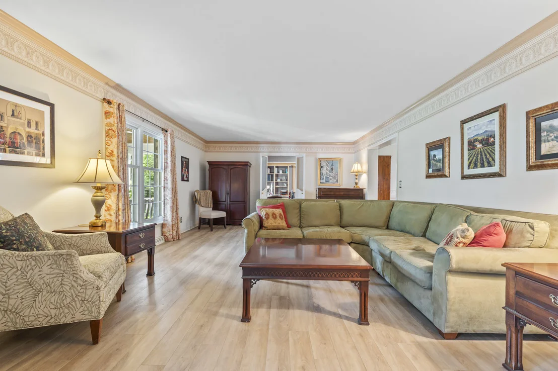 Photo of 2245 Tanglewood Drive