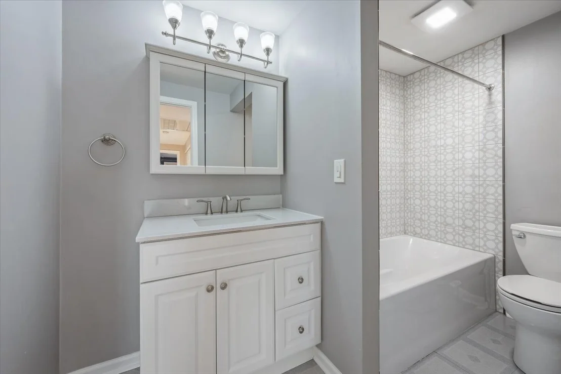 Photo of 709 Lakeside Circle Drive