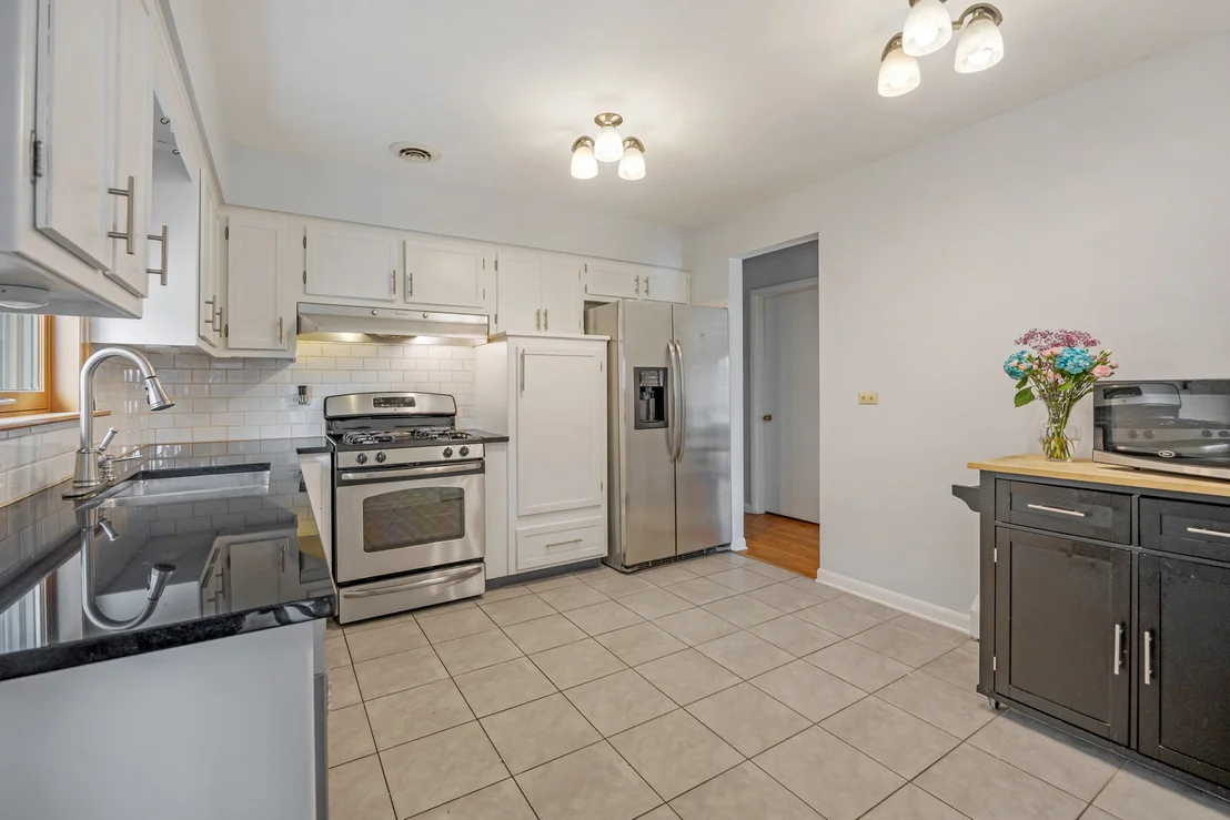 Photo of 952 W Grant Drive