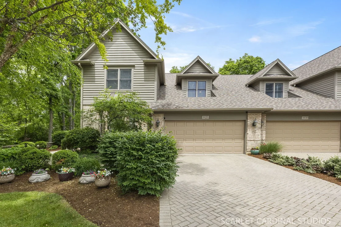 Photo of 1028 Crestwood Circle