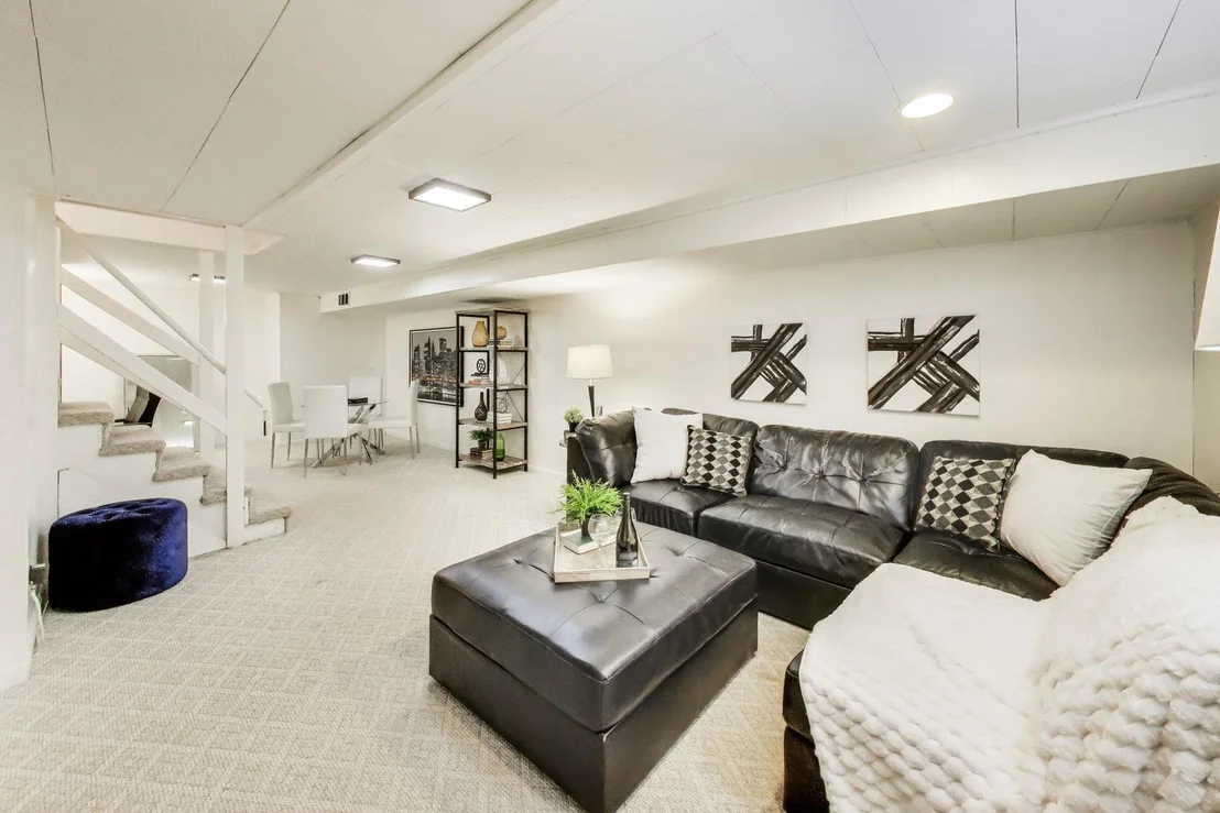 Photo of 363 Anjou Drive