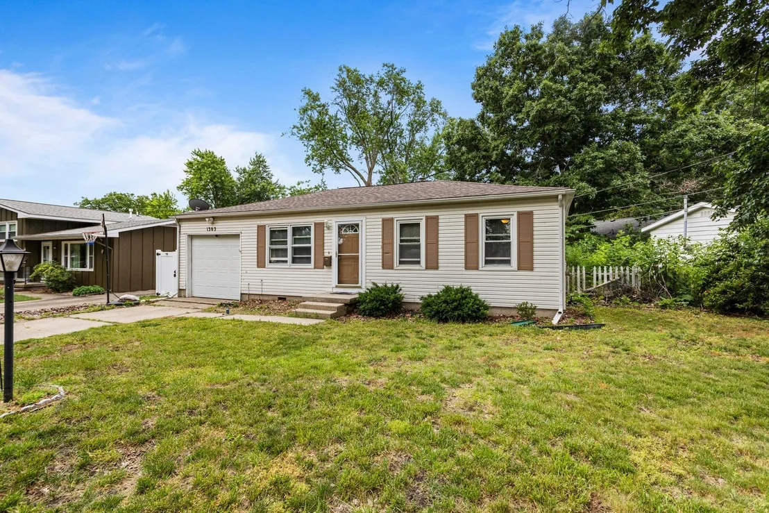 Photo of 1303 Eastern Drive