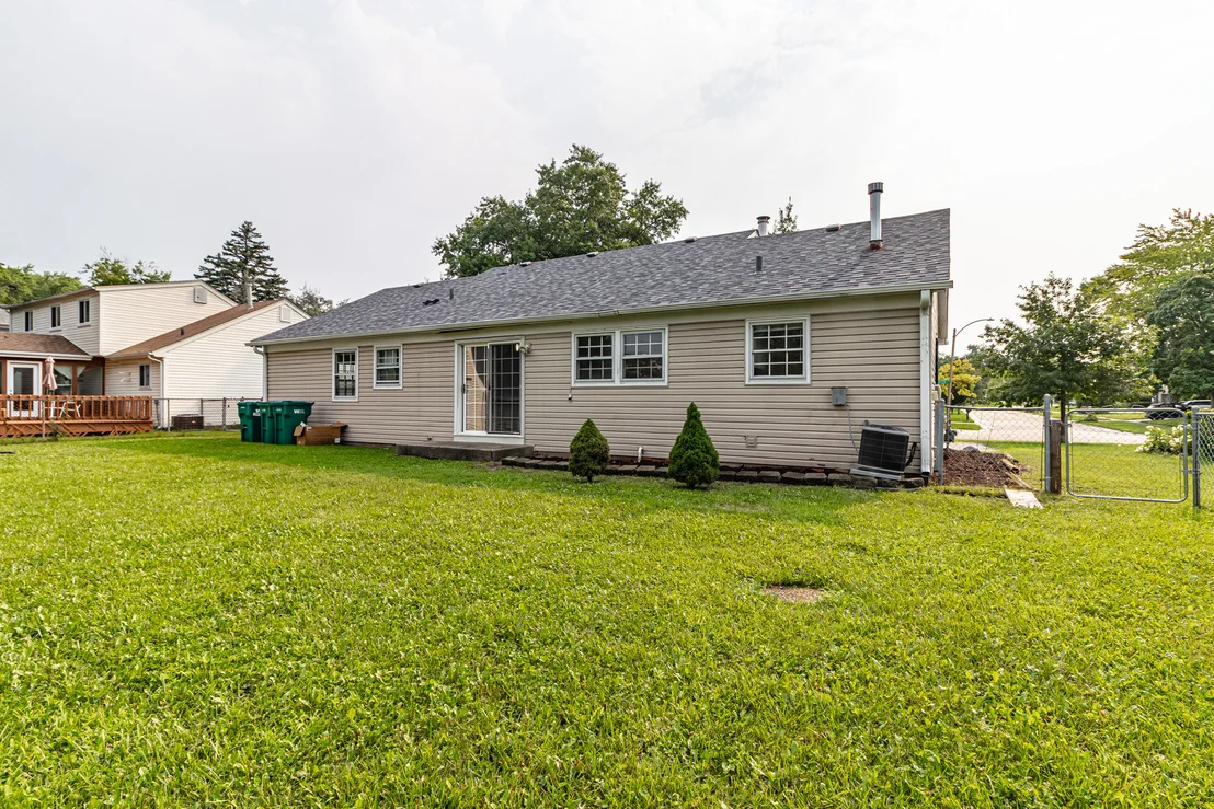 Photo of 1075 Aspen Drive