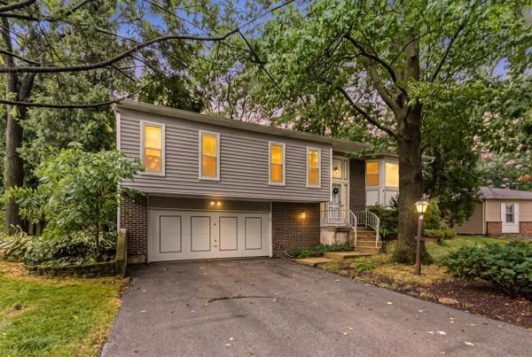 Photo of 143 Camelot Way