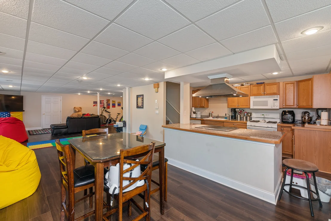Photo of 768 Brompton Lane