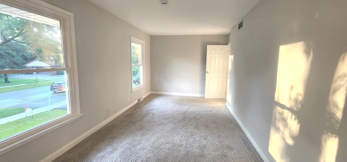 Photo of 1421 Lawrence Crescent