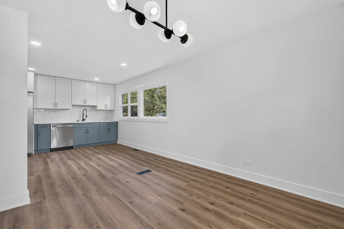 Photo of 405 W Newport Road