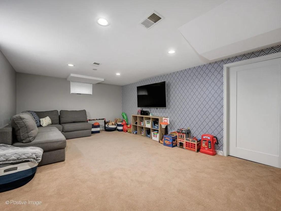 Photo of 153 Riverside Drive