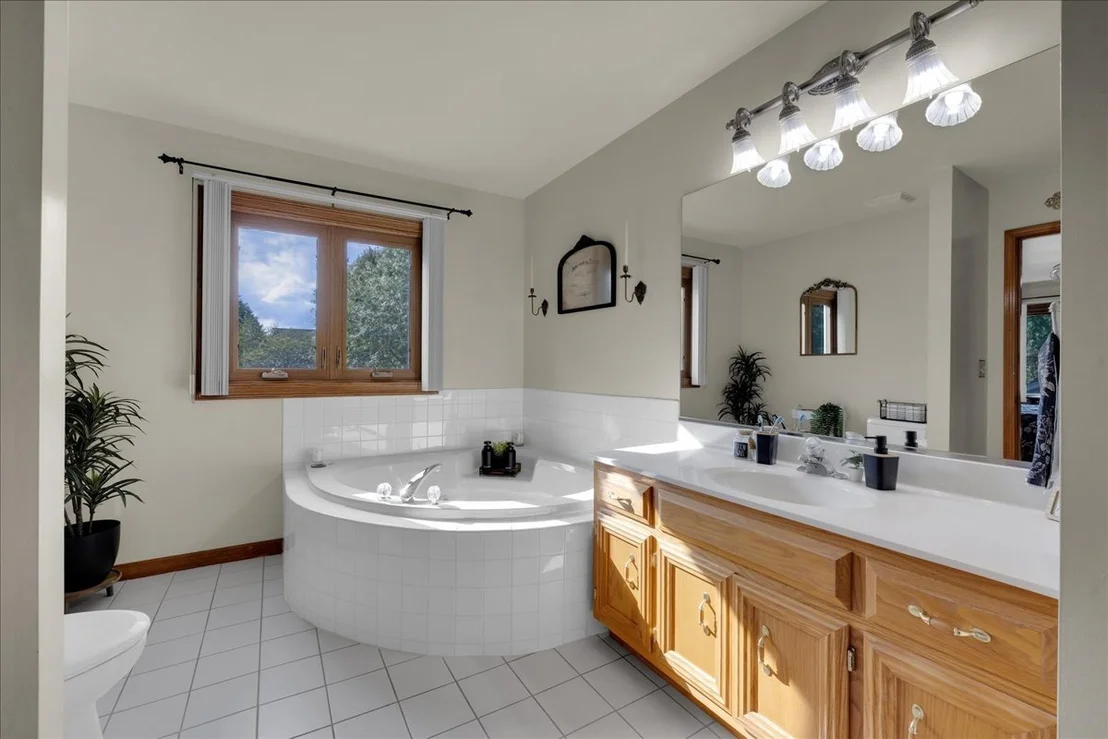 Photo of 236 Isleview Drive