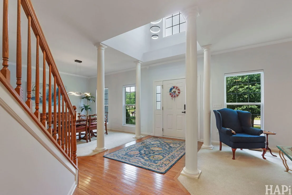 Photo of 4570 Loyola Drive