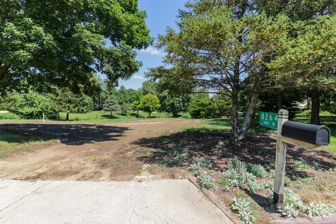 Photo of 8264 Sunset Road