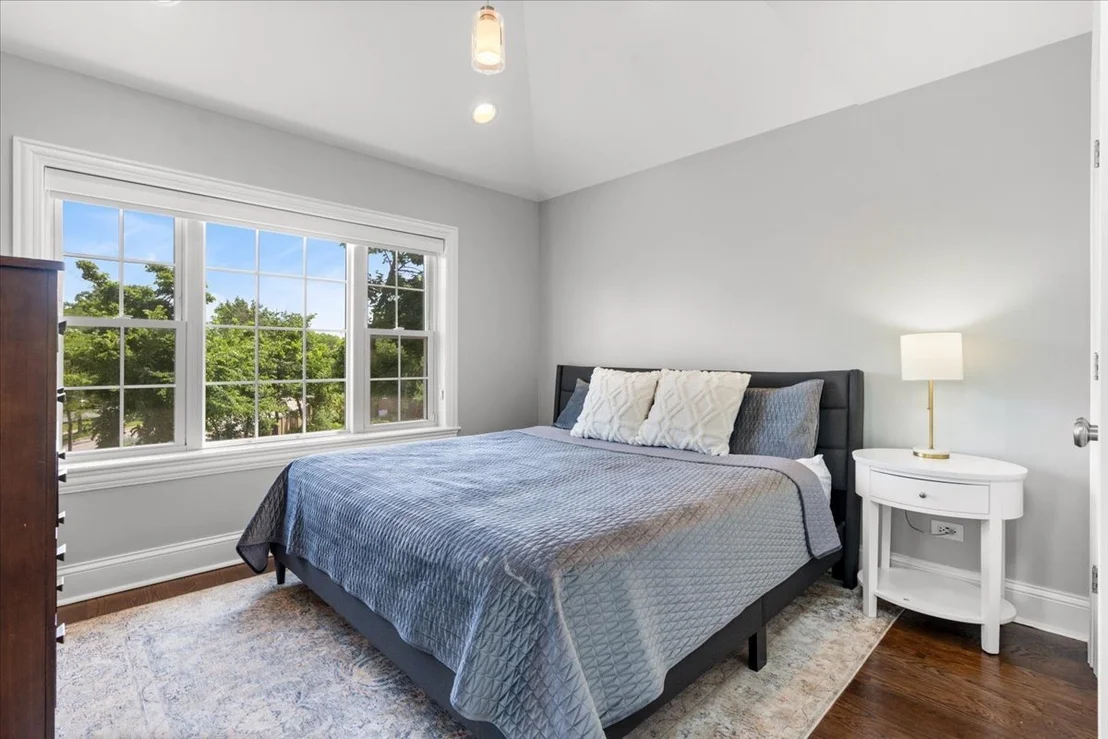 Photo of 980 Green Bay Road