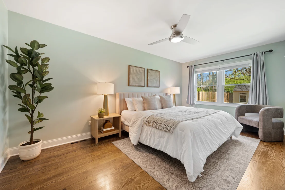 Photo of 1041 Forest Avenue