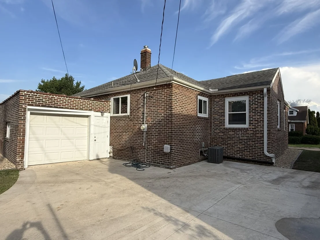 Photo of 437 10th Place