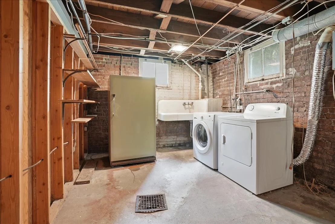 Photo of 104 Fairview Avenue
