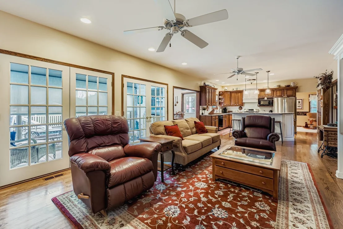 Photo of 13N441 Coombs Road