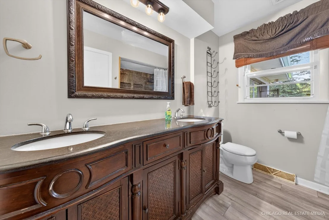 Photo of 465 N Shady Oaks Drive