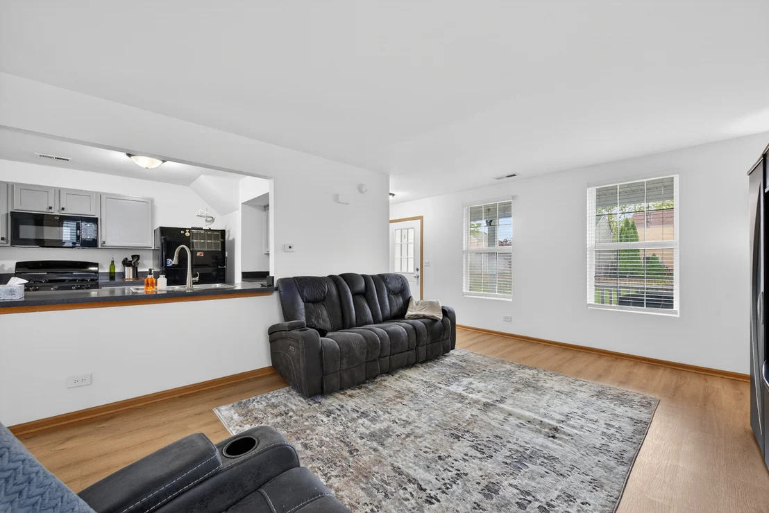 Photo of 939 Four Seasons Boulevard