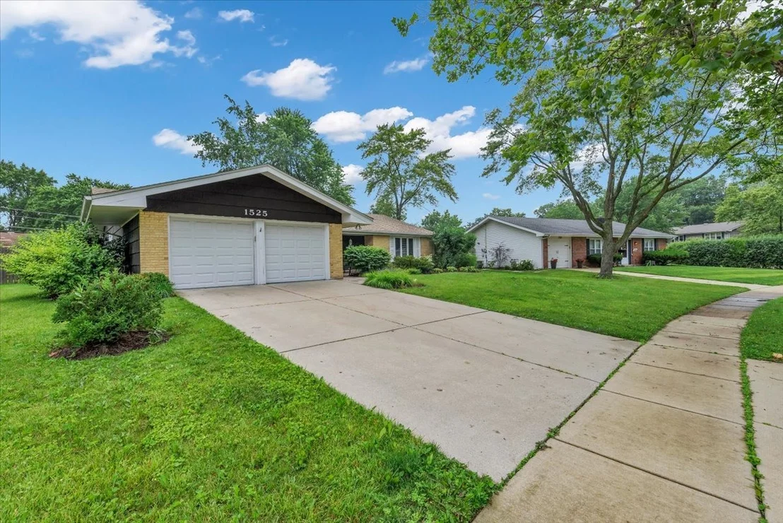 Photo of 1525 Mayfield Lane