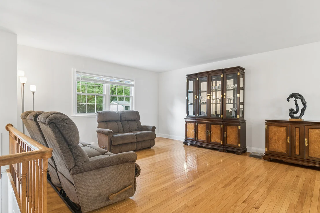 Photo of 1120 Valley Stream Drive