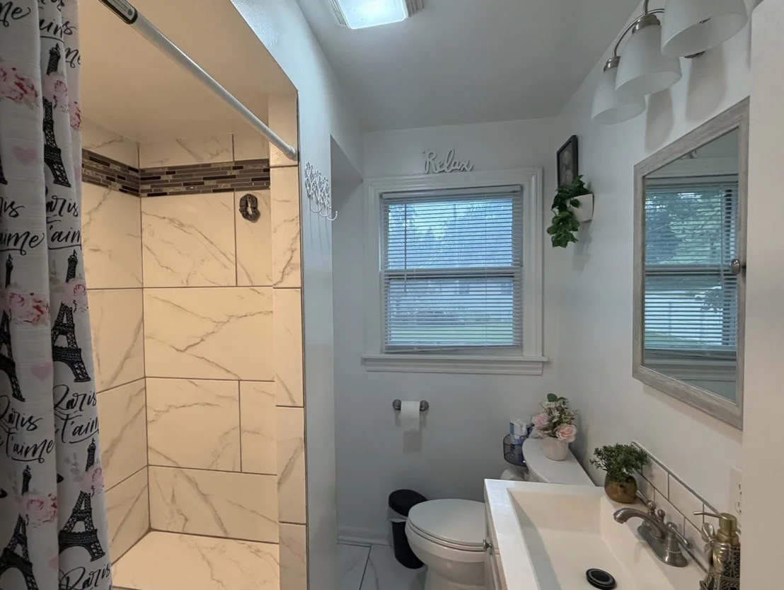 Photo of 2500 Golfview Street