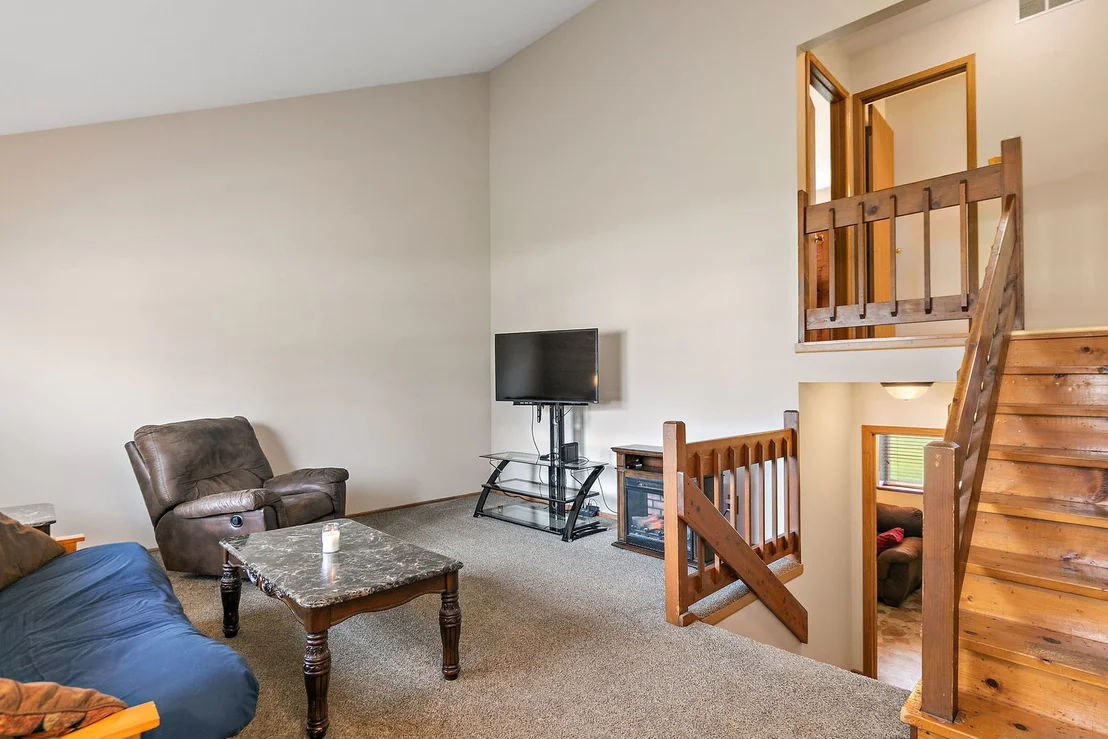 Photo of 313 N Huntington Drive
