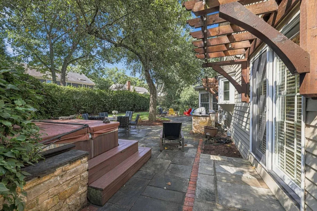 Photo of 2068 N Butternut Lane