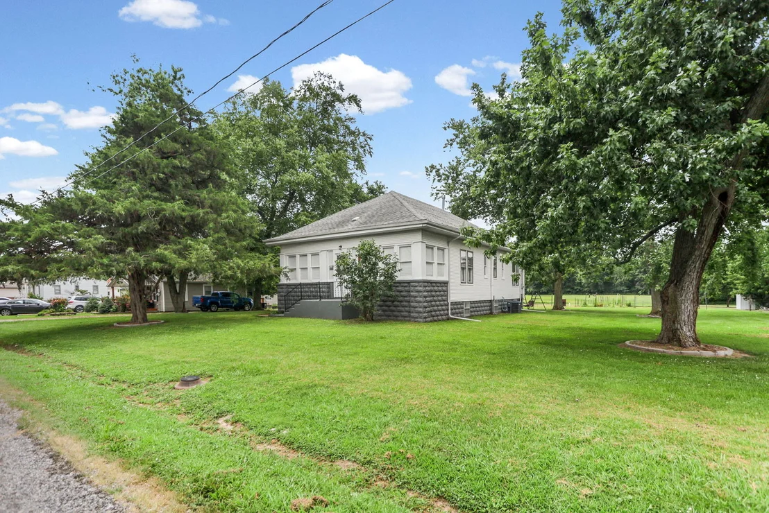 Photo of 1005 W 7th Street