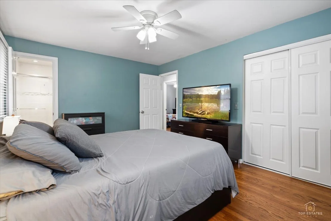 Photo of 1409 W WILLOW Lane