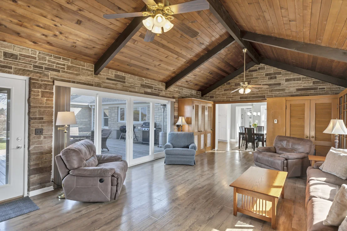 Photo of 512 Bay Road