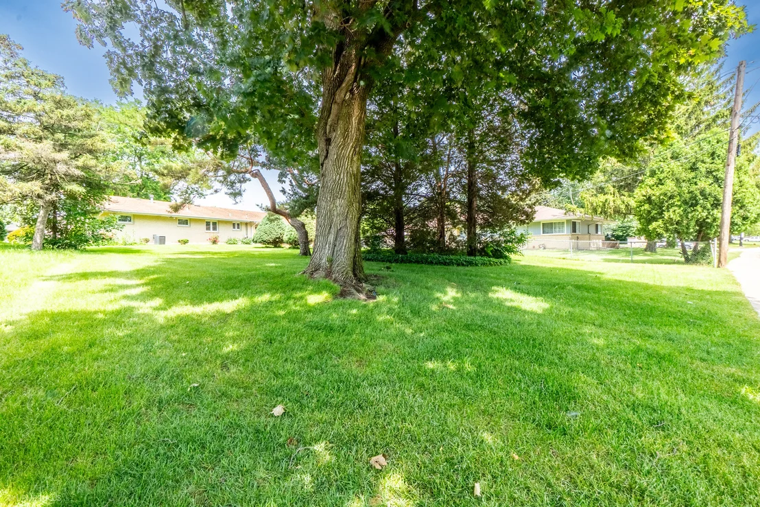 Photo of 835 Scott Drive