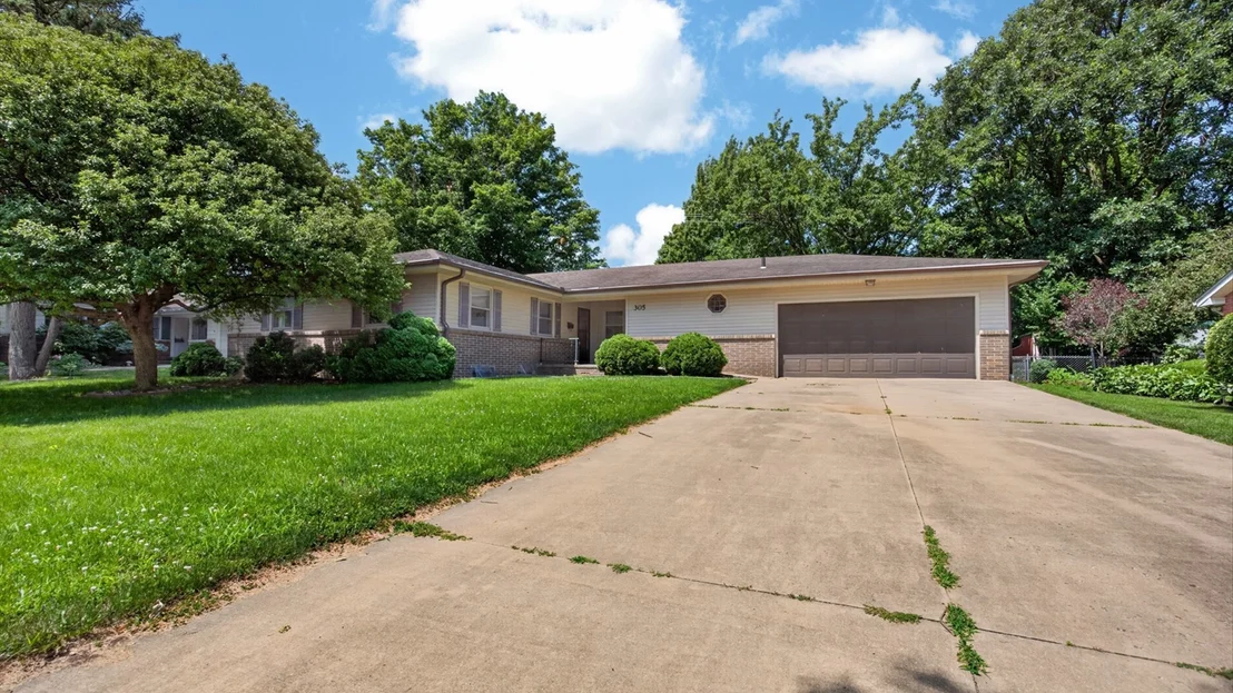 Photo of 305 Centennial Avenue
