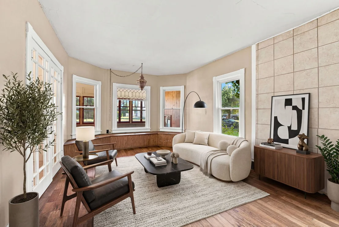 Photo of 111 W Delaware Street