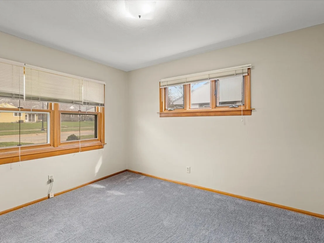 Photo of 324 Fairview Boulevard