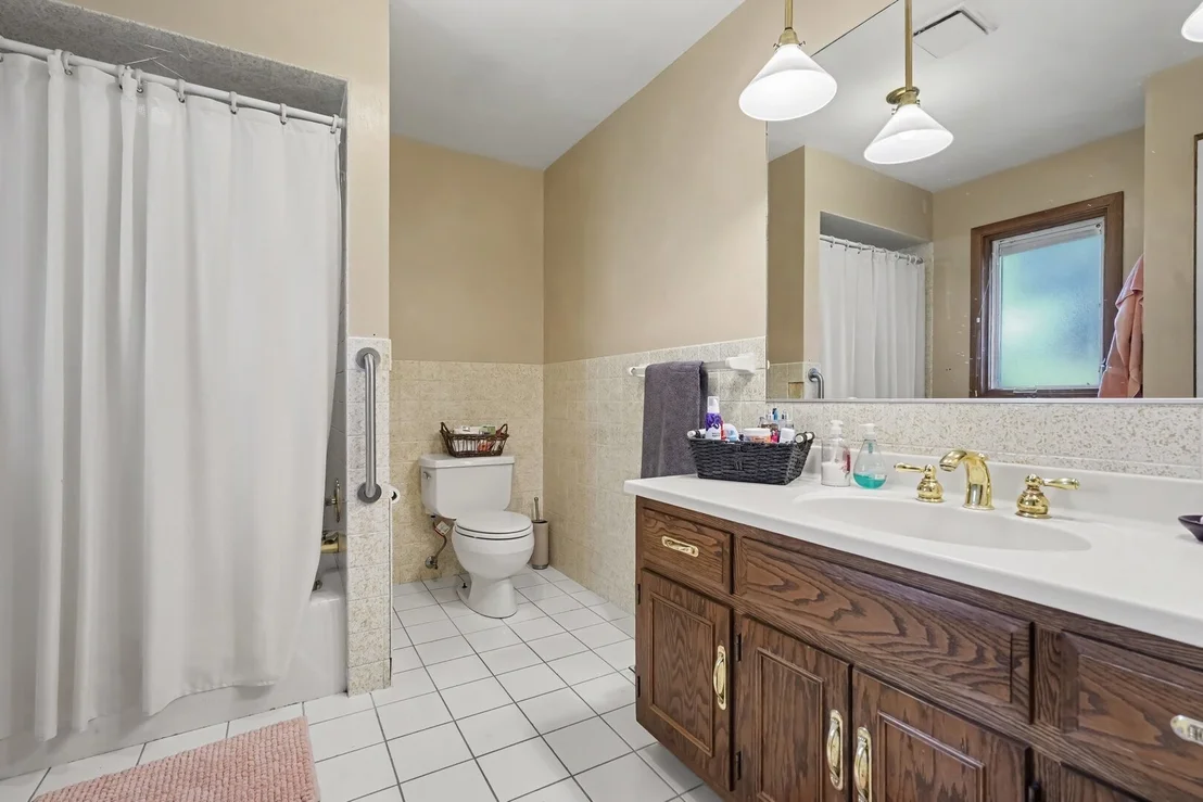 Photo of 252 Cardinal Drive
