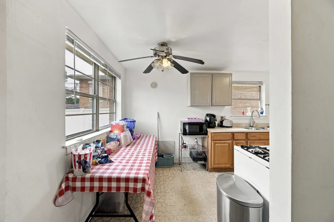 Photo of 2121 S 14th Avenue