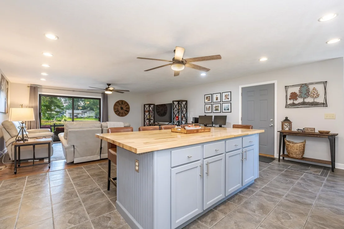 Photo of 24401 Peyton Place