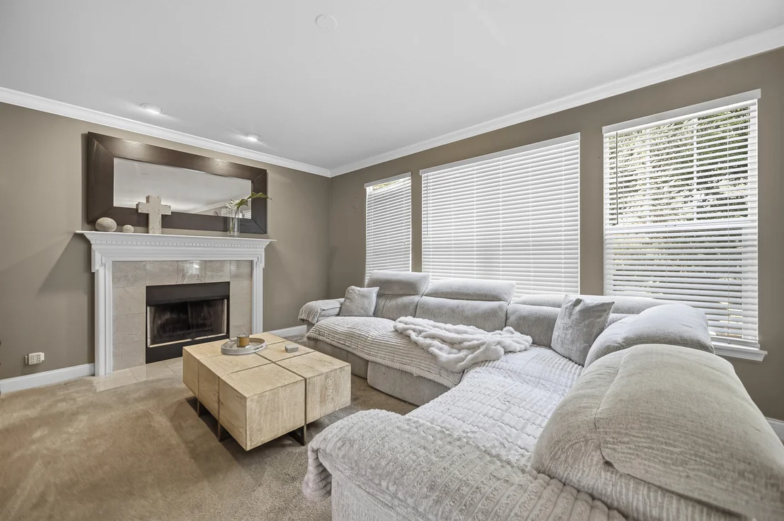 Photo of 385 Post Oak Circle